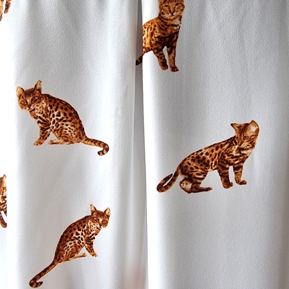 Bengal Semi-Sheer Lightweight Flowy Cat Blouse - Picture 5 of 9